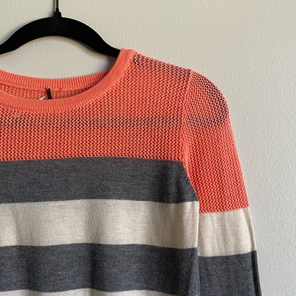 Color Block Sweater - Picture 4 of 6